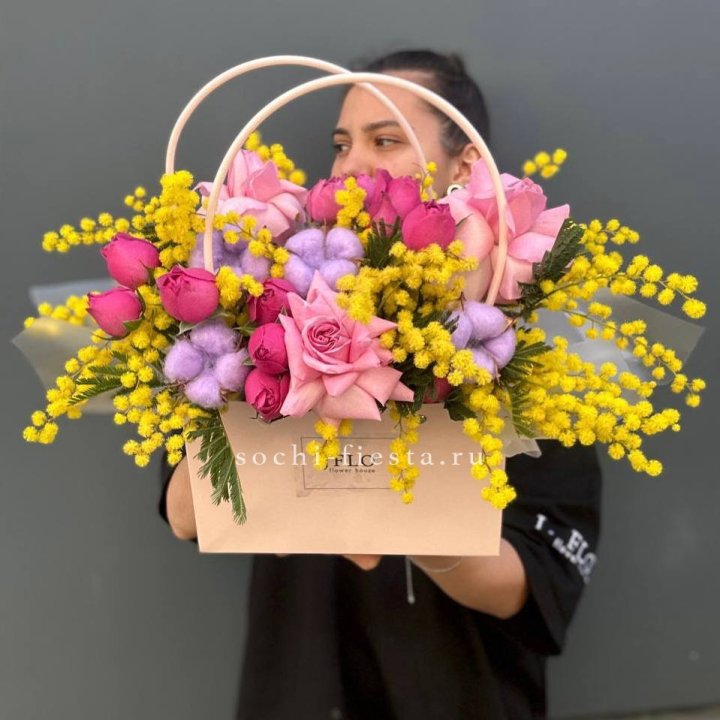 Сумочка мимозы и роз "Примавера" в Хабаровске