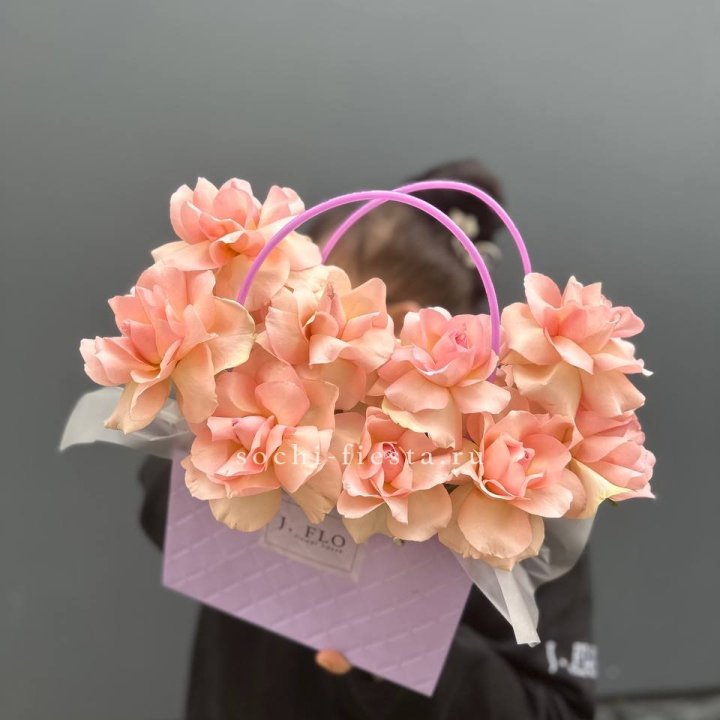 Сумочка с розами "Кети" в Хабаровске