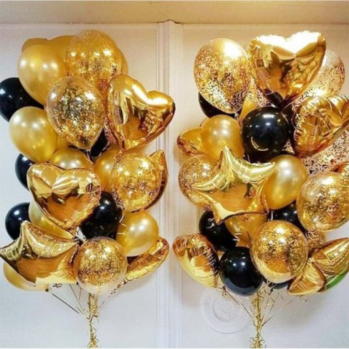 Фонтан шаров "Чёрное золото" в Хабаровске