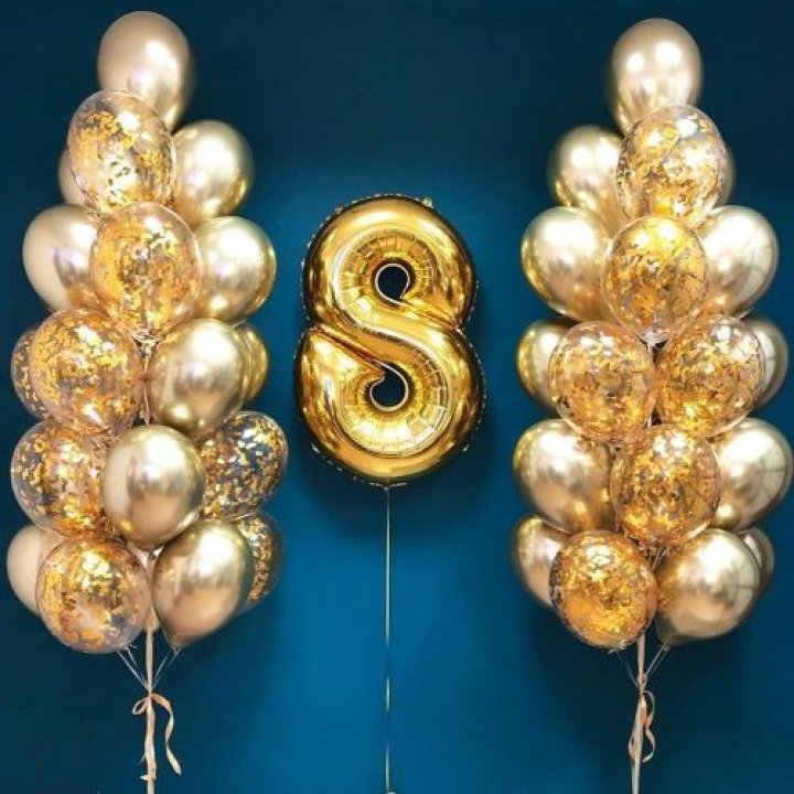 Цифра с фонтанами шаров  в Хабаровске