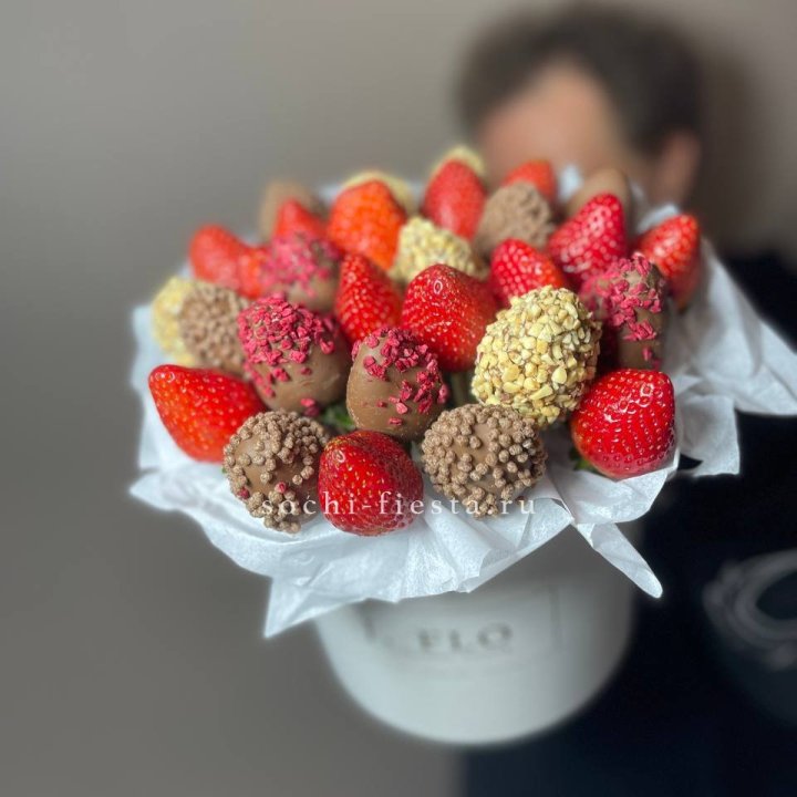 Клубника в боксе 30 ягод в Хабаровске