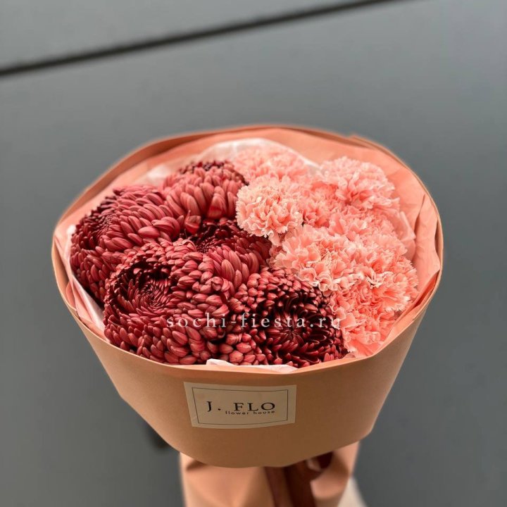 Букет хризантем и диантусов  в Хабаровске