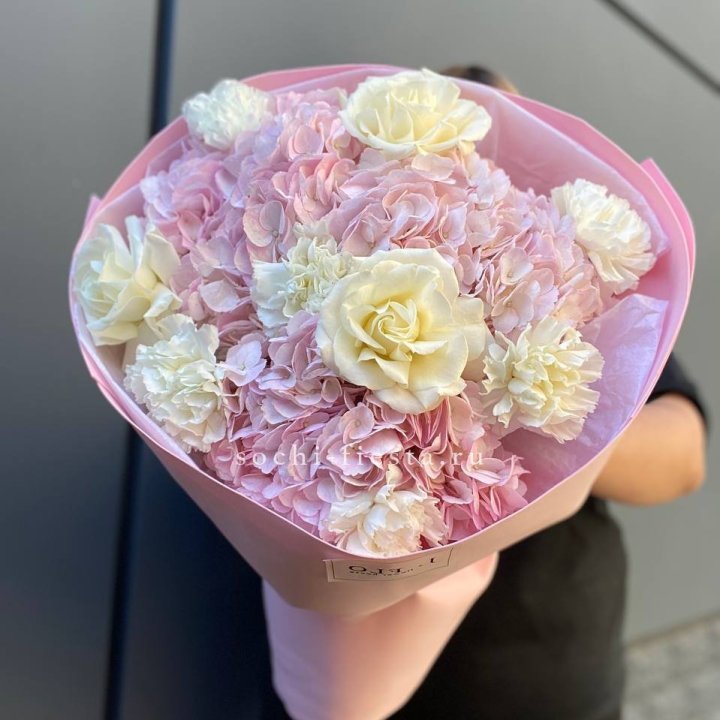  Букет гортензий и роз  в Хабаровске