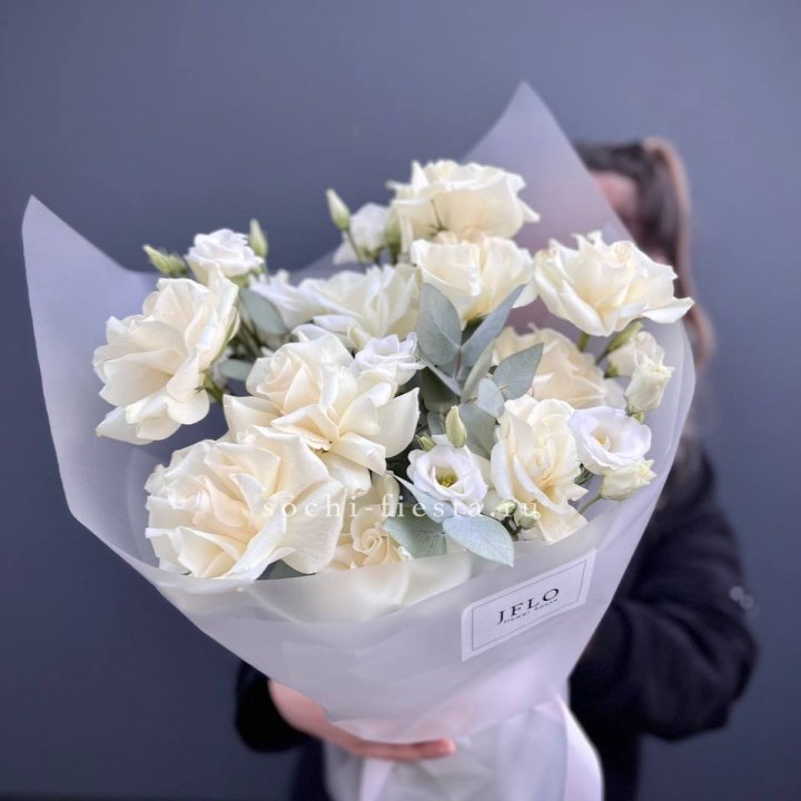 Букет французских роз и эустомы  в Хабаровске