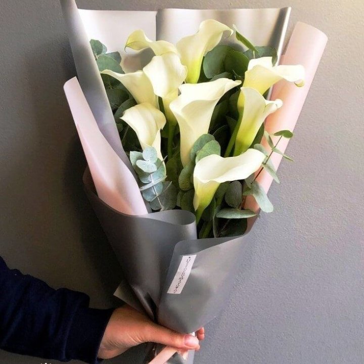 Каллы с эвкалиптом в Хабаровске