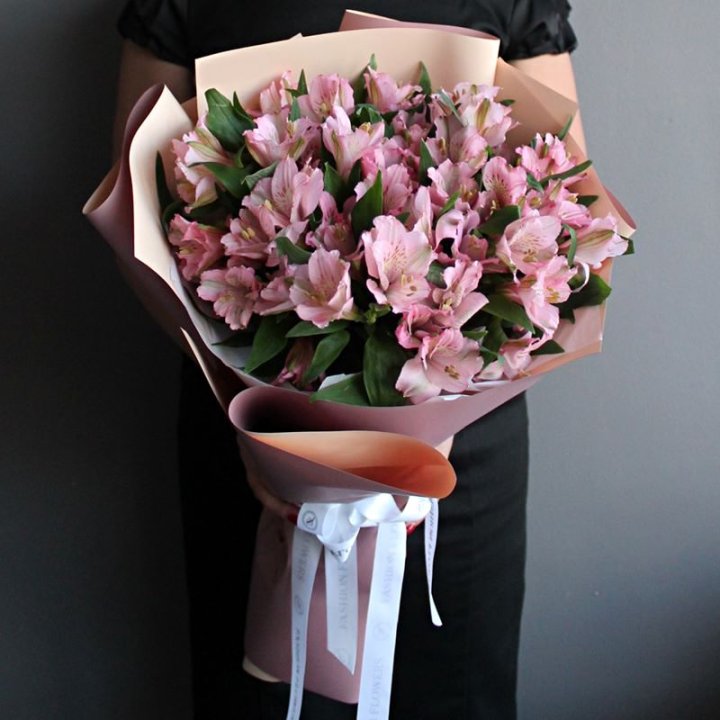 Букет розовых альстромерий в Хабаровске