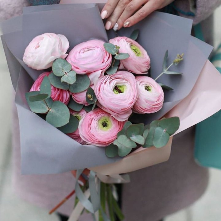 Ранункулюсы с эвкалиптом №1 в Хабаровске