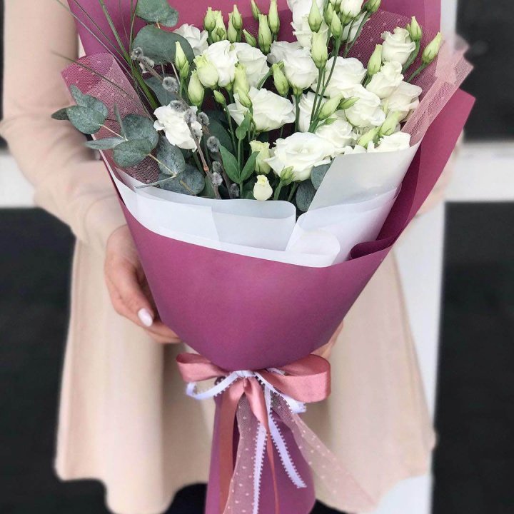 Эустомы с эвкалиптом в Хабаровске