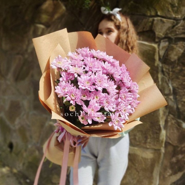 Букет хризантем в крафте в Хабаровске