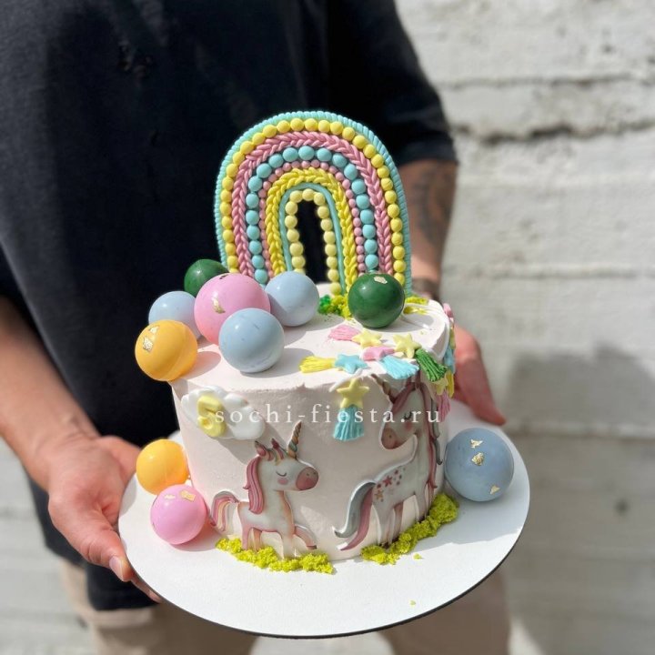 Торт "Радуга с единорогом" в Хабаровске
