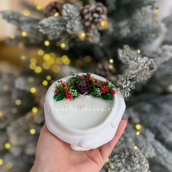 Свеча ароматическая в гипсе Руки с шишкой в Хабаровске