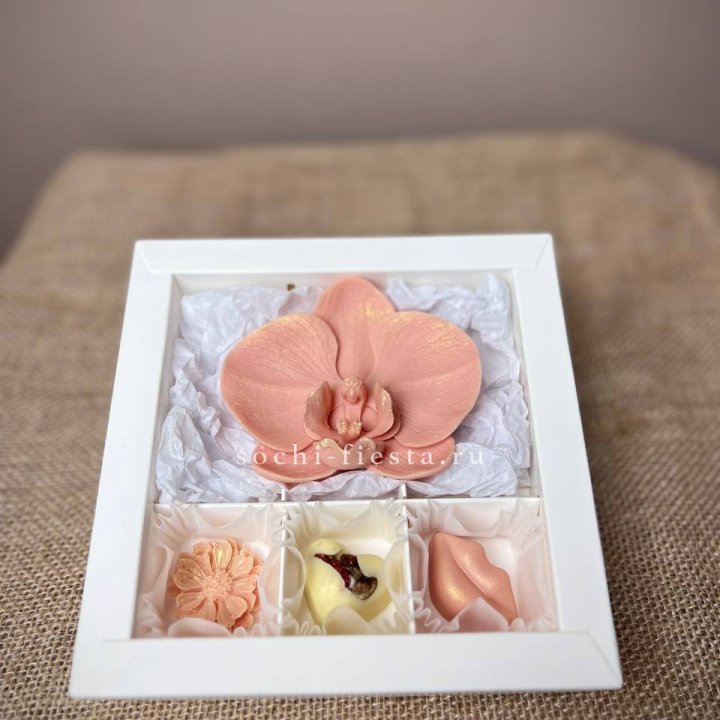 Конфеты из шоколада с Орхидеей в Хабаровске