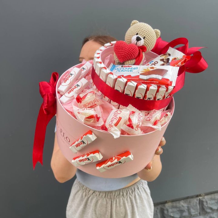 Бокс киндерами и раффаэлло 2 в Хабаровске