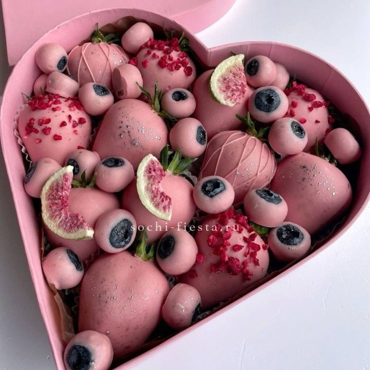 Клубника в шоколаде Сердце в Хабаровске