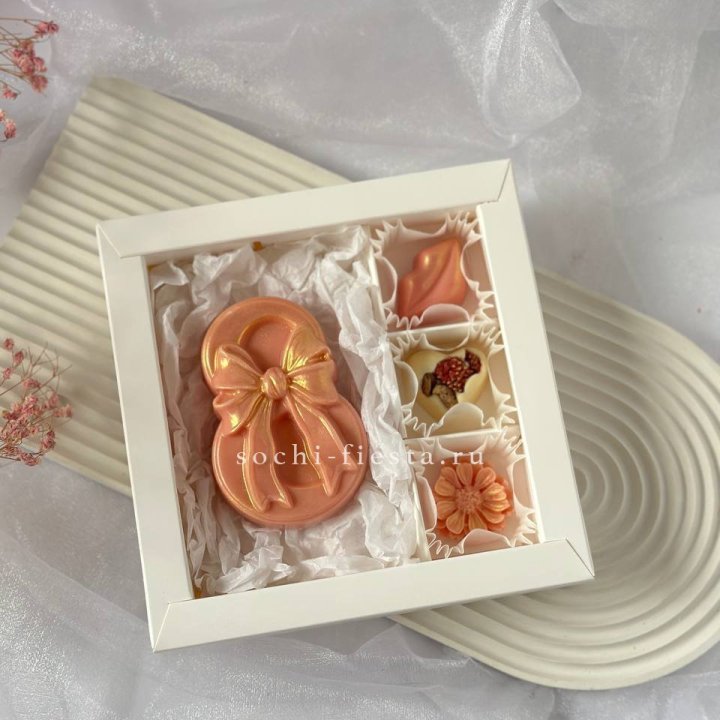 Конфеты из шоколада 8 Марта в Хабаровске