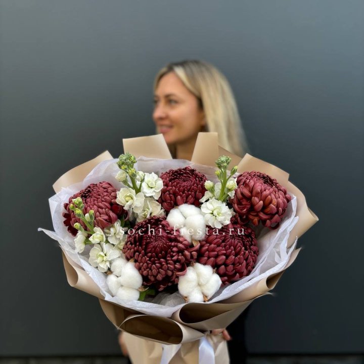 Хризантемы с маттиолой в Хабаровске