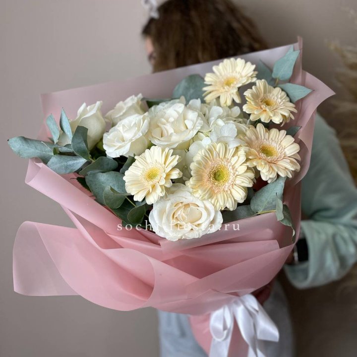 Букет роз, гортензии, гербер  в Хабаровске