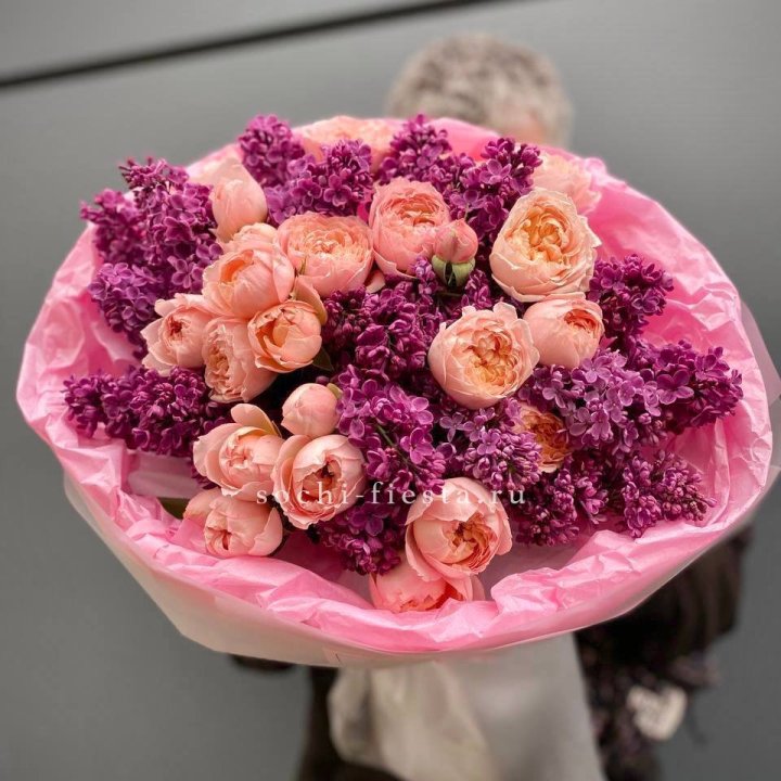  Дуо букет из кустовых роз и сирени в Хабаровске