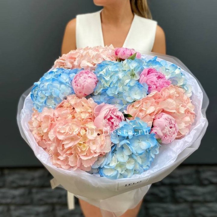 Дуобукет гортензии с пионами  в Хабаровске