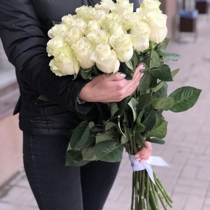 Голландские розы белые в Хабаровске