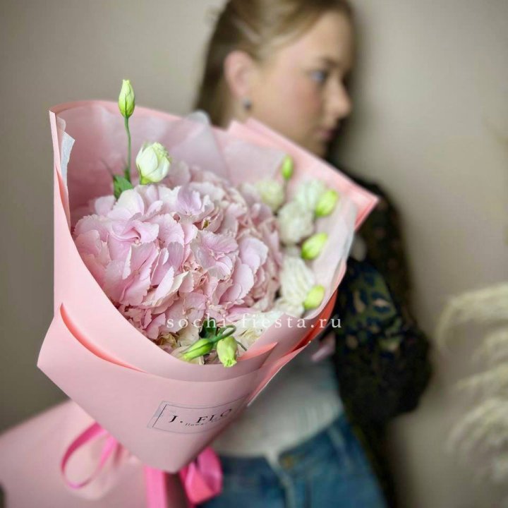 Букет с гортензией №2 в Хабаровске