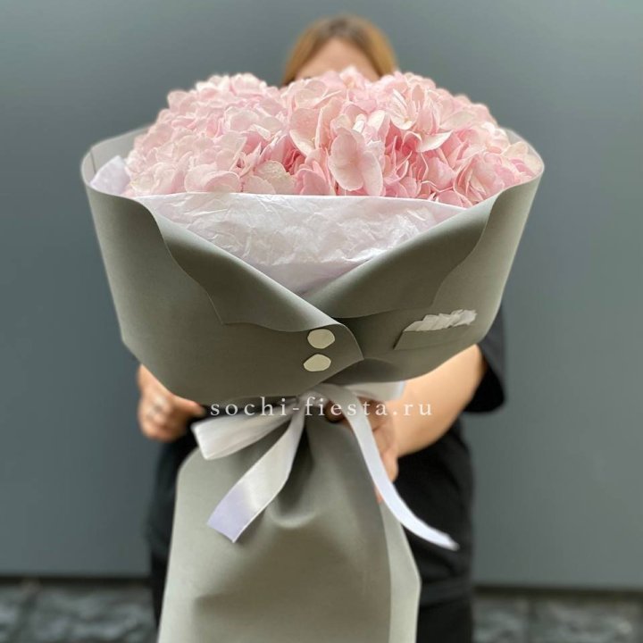  Букет  пиджачок из 5 гортензий в Хабаровске