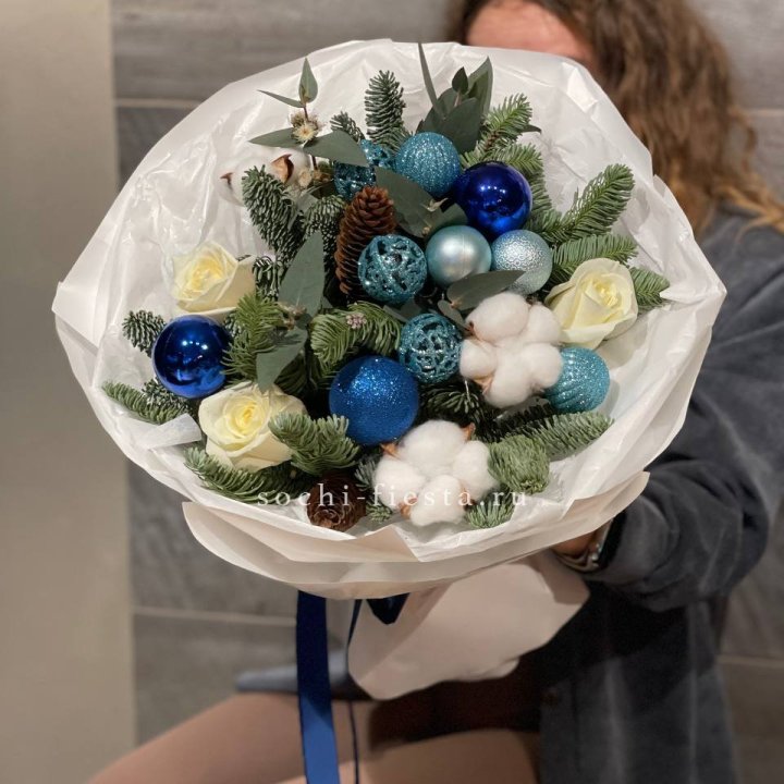 Новогодний букет "Синий иней" в Хабаровске
