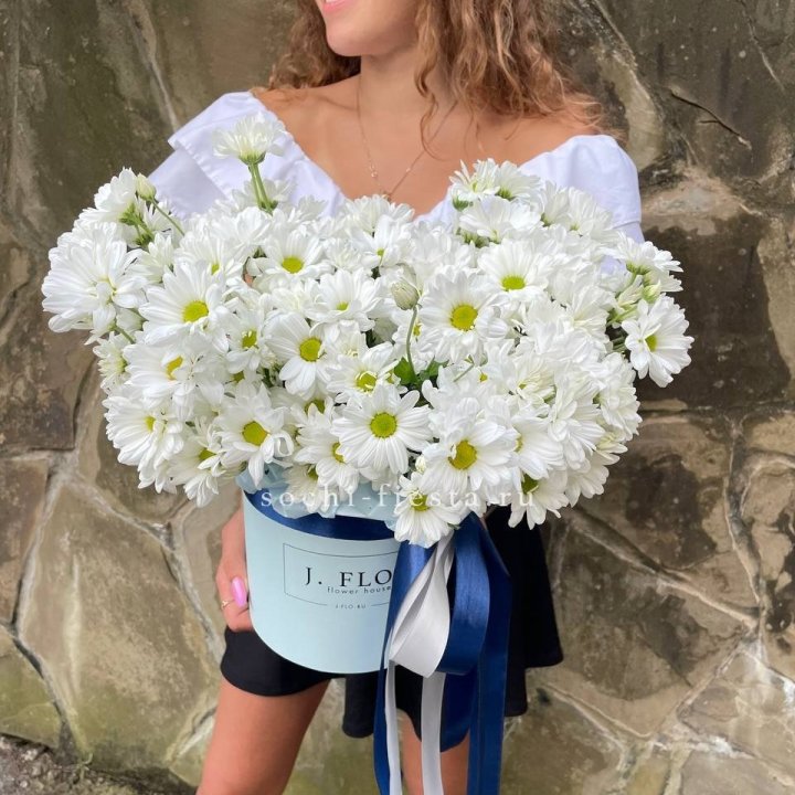 Коробка с хризантемами №2 в Хабаровске