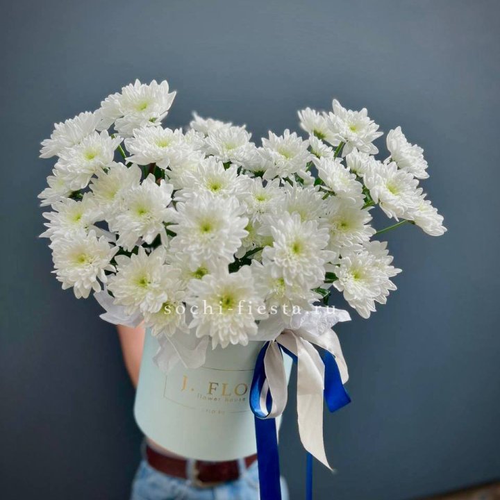 Коробка с хризантемами №3 в Хабаровске