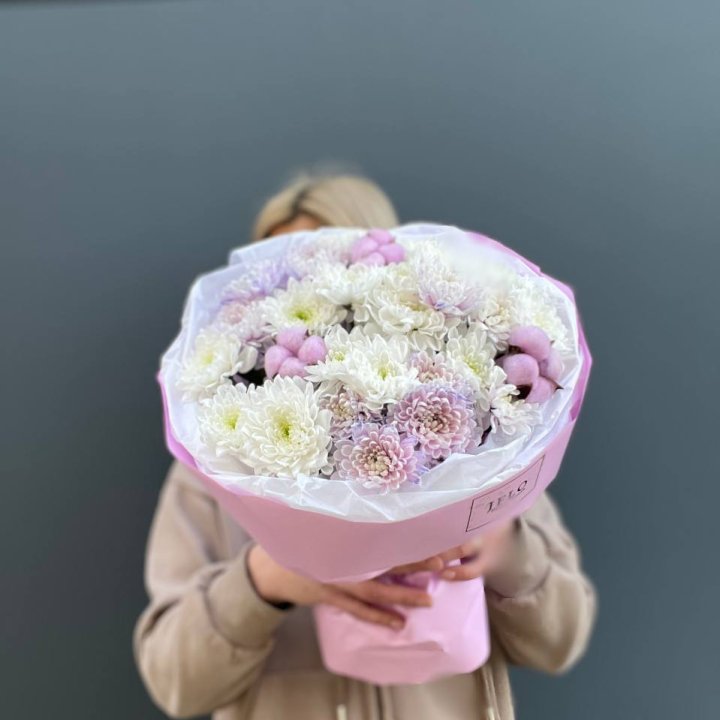 7 нежных хризантем в Хабаровске