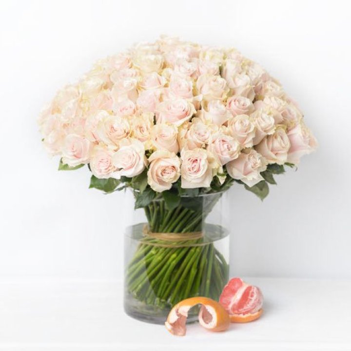 101 кремовая роза в Хабаровске