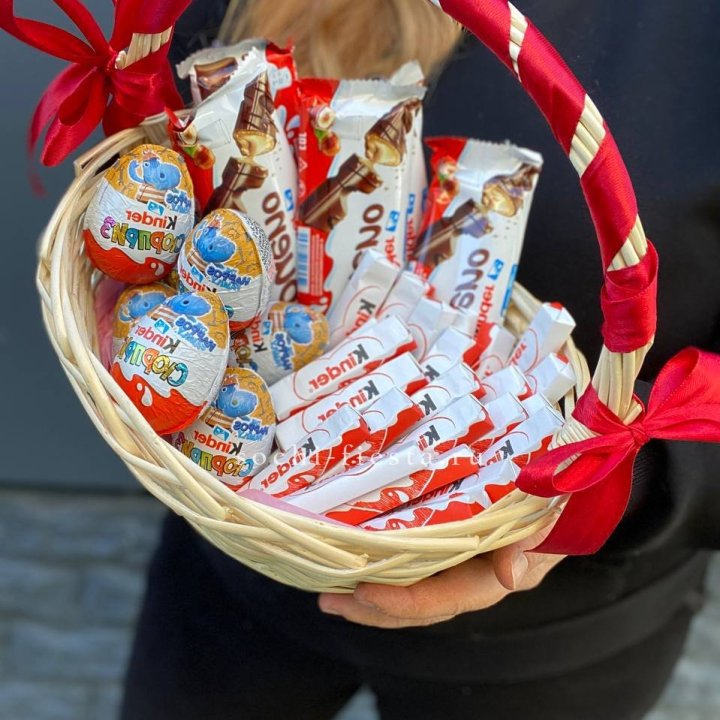 Корзина с киндерами  в Хабаровске
