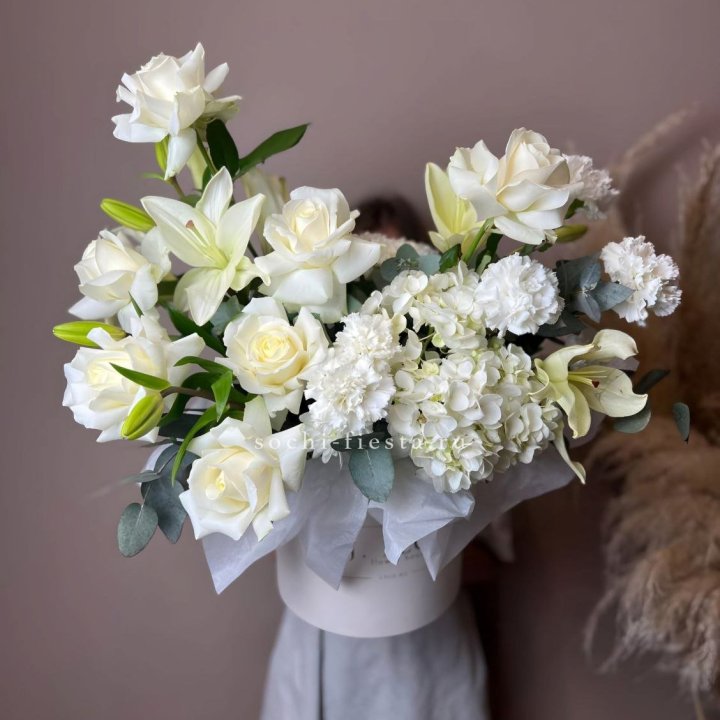 Цветочный бокс "Вайт дримс" в Хабаровске