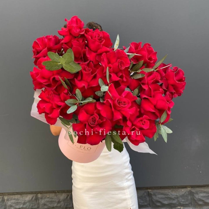 Бокс из 17 французских роз в Хабаровске