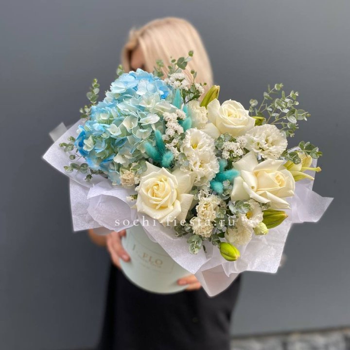 Цилиндр в голубых оттенках №1 в Хабаровске