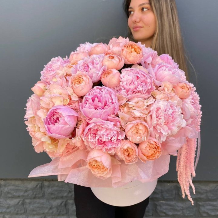 Коробка с пионами "Дабл фловер" в Хабаровске