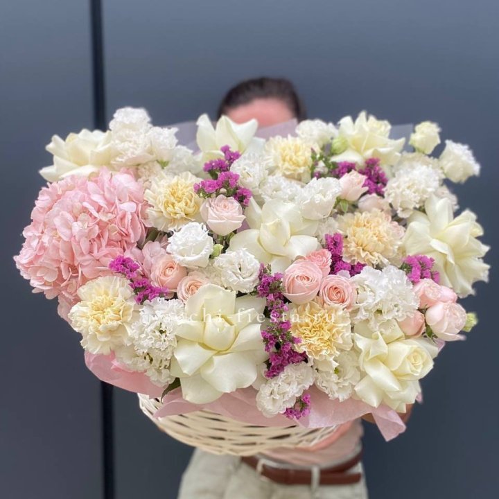 Корзина "Воздушная нежность" в Хабаровске