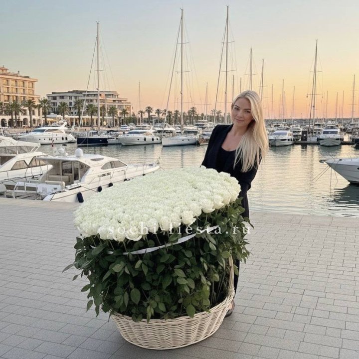 301 высокая роза в корзине в Хабаровске