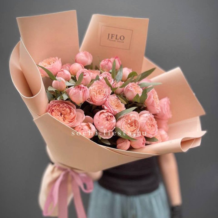 Букет из 9 кустовых роз Джульетта в Хабаровске