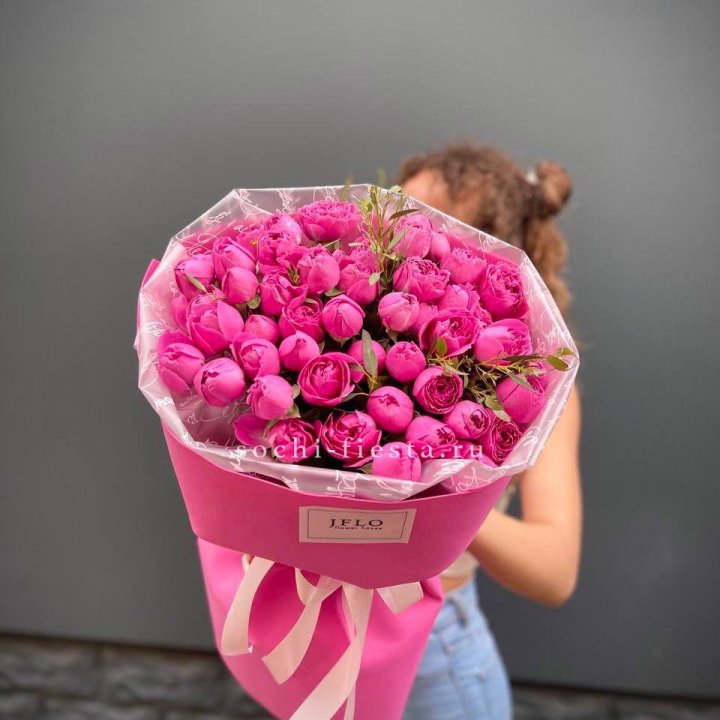 Кустовые розы букет Мисти Баблс в Хабаровске