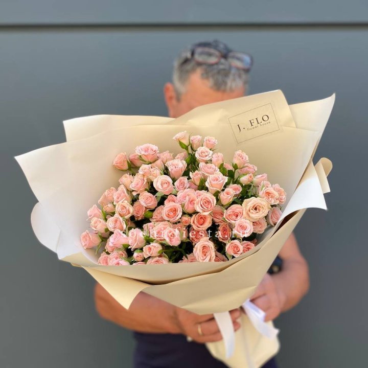 Кустовые розы леди в Хабаровске