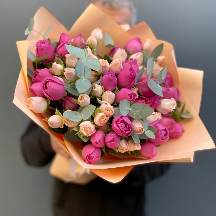 Букет кустовых роз Тендернес в Хабаровске