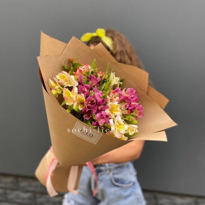 Альстромерии в крафте в Хабаровске