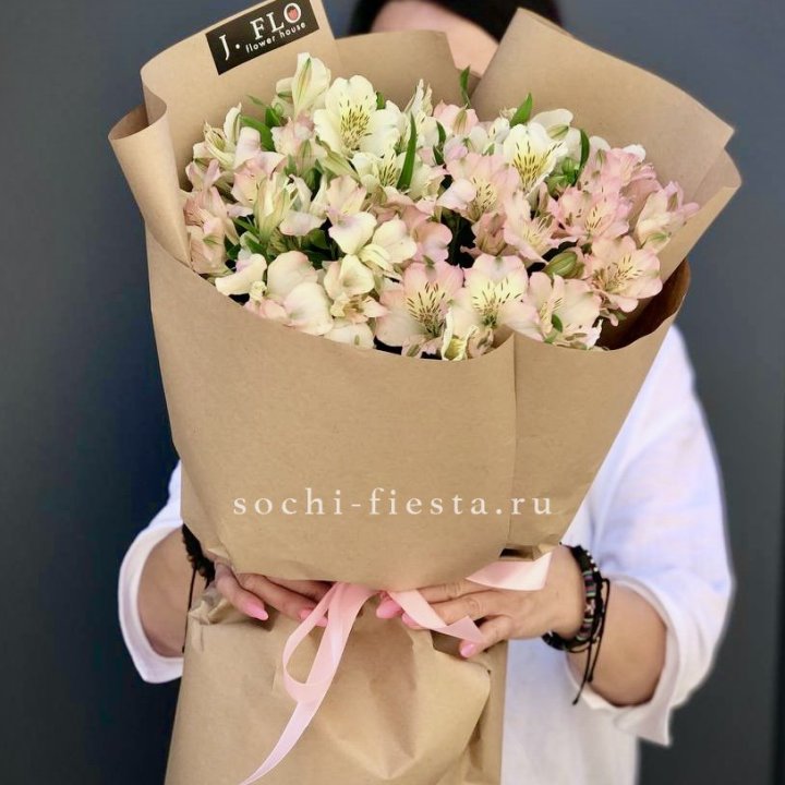 17  альстромерий в крафте в Хабаровске