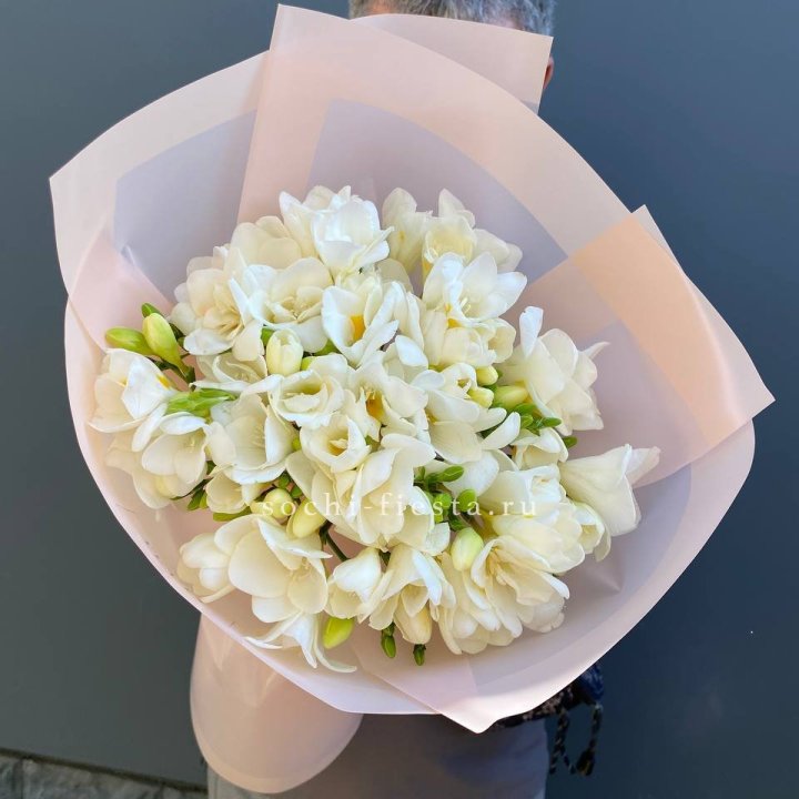Букет белых фрезий  в Хабаровске