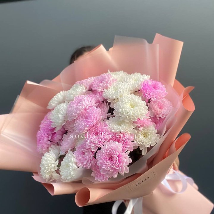  Букет бело-розовых хризантем  в Хабаровске