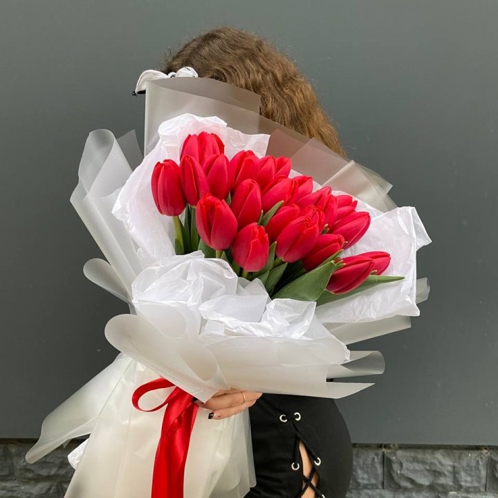  25 красных воздушных тюльпанов в Хабаровске