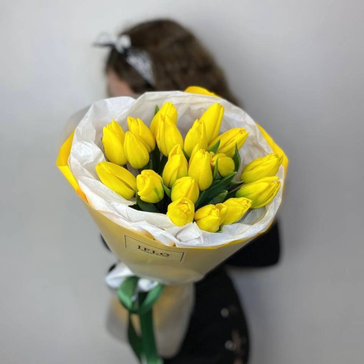  19 жёлтых тюльпанов в Хабаровске