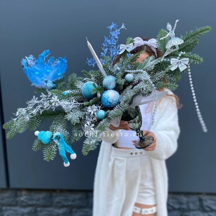 Композиция в бокале голубая в Хабаровске