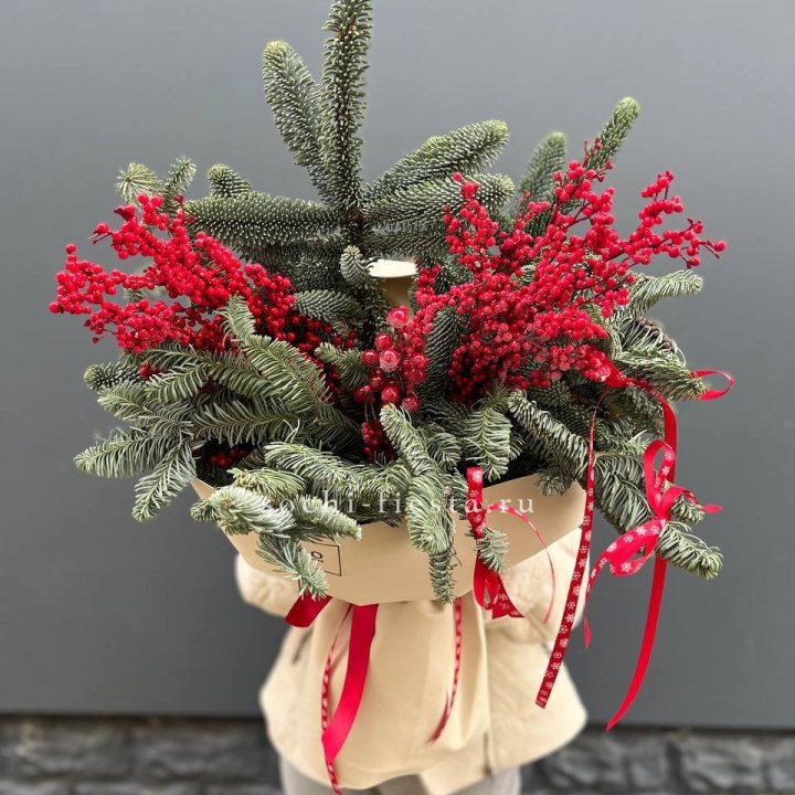 Букет нобилиса и ягод в Хабаровске